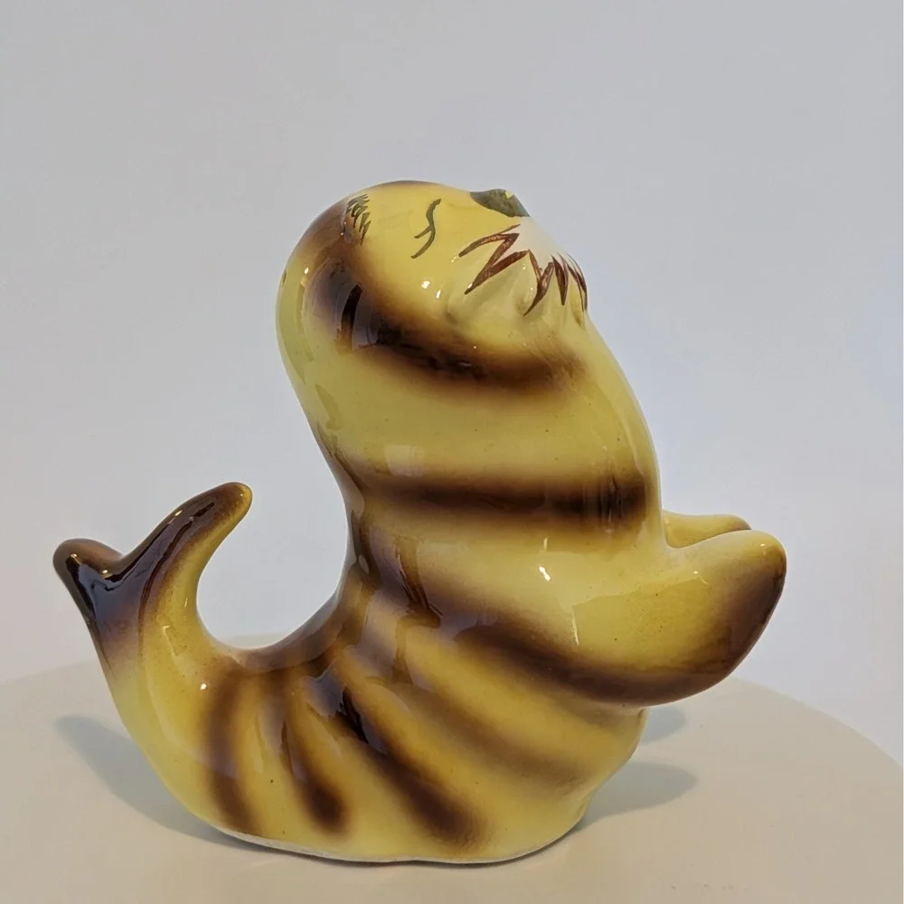 Vintage Norcrest Japan WALRUS Yellow & Brown Stripe Salt & Pepper Shakers H643